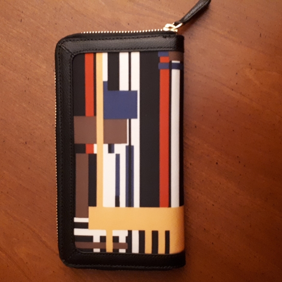 Vera Bradley Colour Block Zip Around Wallet - Picture 2 of 4